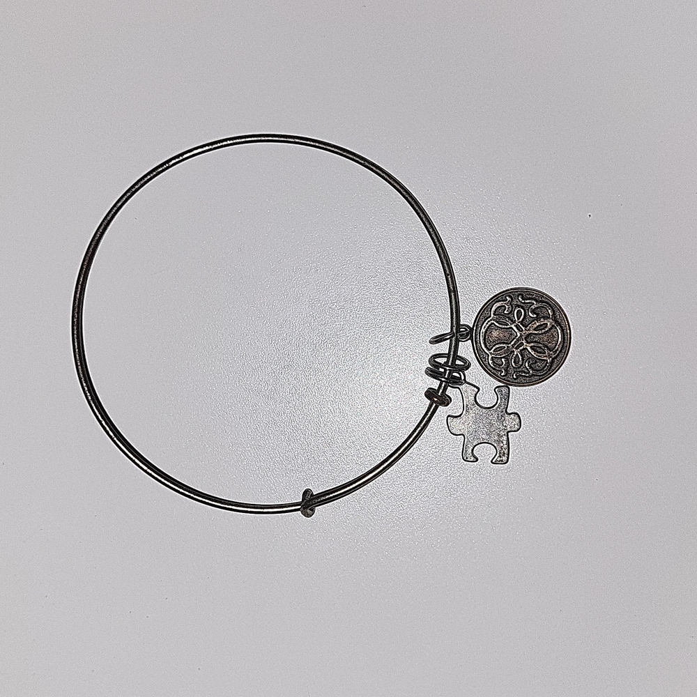 EUC Alex and Ani "puzzle piece" bracelet (autism awareness)